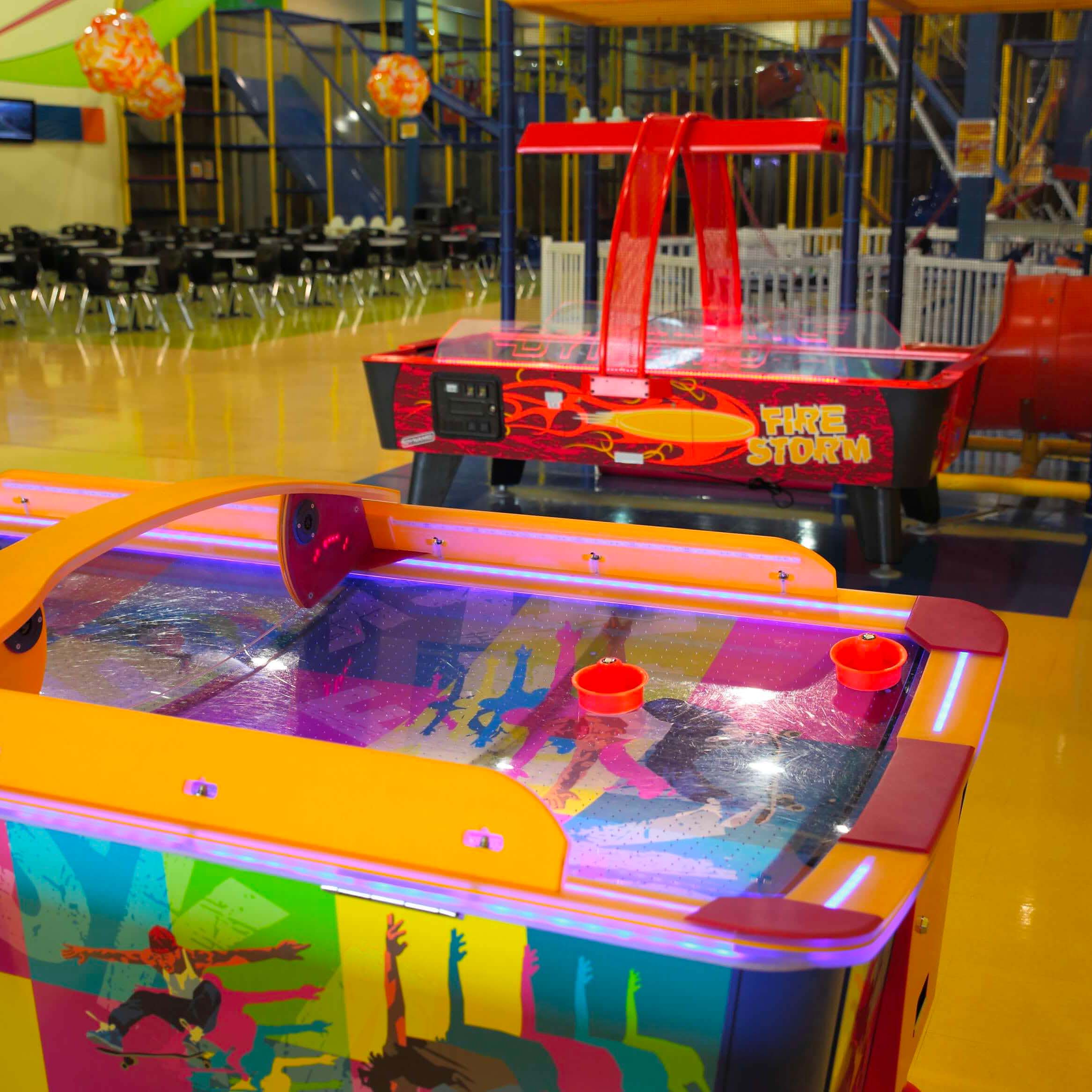 recreofun_centre-amusement-familial_galerie-photos_zone-arcades-2